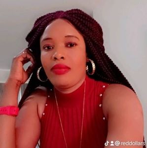 Meet your Posher, Rosaline